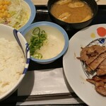 松屋 - 豚肩ロースの豚焼肉W定食