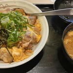 松屋 - ごろごろチキンの親子丼