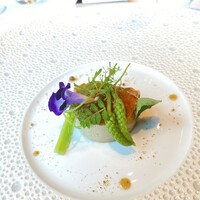 RESTAURANT PRUNIER - 滑らかな鮎のムースリーヌ　ジンの香り　夏仕立てで