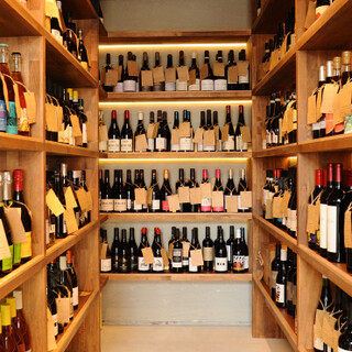 Bistro for wine lovers with a resident sommelier and over 200 varieties.