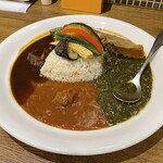 Wakakusa Kare Hompo - スペシャルあいがけカレー（1400円）