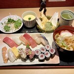 すし 笑 - 料理写真:満腹ランチうどん