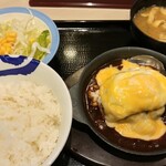 松屋 - チーズエッグビーフハンバーグステーキ(ライス大盛)