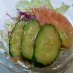 ひまわり - サラダもたっぷりです♪