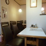 ひまわり - 落ち着いた店内