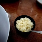 ねぎとにんにく - 刻みにんにくは抜群に旨い。中国産の様に味も臭いもキツいということはない。中華そばや焼餃子が旨くなる。