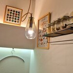 チーズケーキと彩りカレー Luna piena - アートに造詣がある店主さん。新たなテイストです。