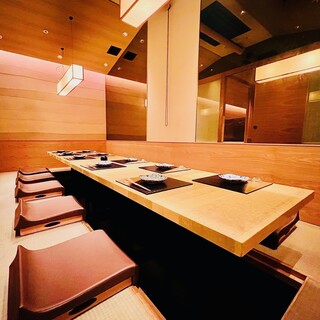 Private room with tatami room for up to 8 people