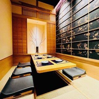 Private room with tatami room for 4 to 6 people