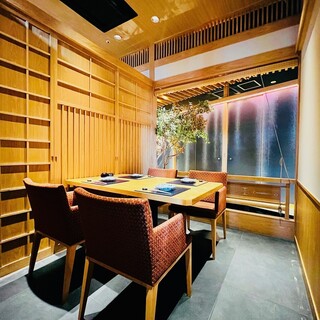 Private room with table for 2 to 4 people