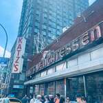 KATZ'S DELICATESSEN - 