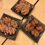 Oosaka Konamon Sakaba Takoyaki Banchou - 中とろとろで美味しいです