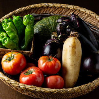 ［季節によって変わる旬の味覚］厳選した京野菜のみを使用