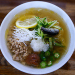 麺屋 一八 - 梅しそ鶏冷しらぁ麺　860円