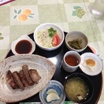 Shinsenshi jou purattsuchuuou chicchana resutoran - 定食の全容