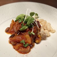 ジ・オリエンタルテラス - 国産豚肩ロースのパスタ風煮込み　トマトの酸味　切ったオリーブが沢山　パプリカ　お肉は柔らかくじっくり煮込まれてます