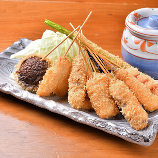Freshly fried crispy kushikatsu! We paid particular attention to the materials!