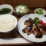 キッチン ブルー グローブ - 豚ヒレ肉ソテー　ポールスタークラフトコーラの和風ソース