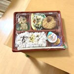 名張のお弁当 Y'sキッチン - 料理写真:日替わり弁当(デラックス)