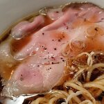 田中の中華そば - チャーシューも綺麗なピンク色