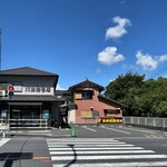 Kawa De Ramenten - R1を挟んだ向かいに有る川出海苔店にも駐車場があります。