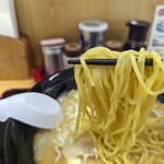 とん汁 たちばな - 麺リフト