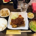 家庭料理居酒屋 よってって - ♪鶏肉のトマトソース定食 ¥700