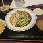 拠り所酒場 兎月 - 野菜鶏肉冷麺