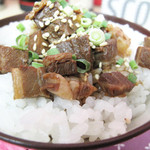 元祖長浜ちゃんぽん - セットのチャーシュー丼です。
甘辛いコロチャーとタレが白ご飯に合います。
