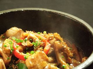 本格韓国料理 ハングルタイガー - ホルモンと野菜の味噌炒め