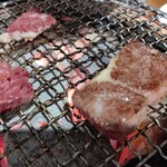 炭火焼肉ホルモンさわいし - 