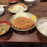 とんかつ 大吉 - ジャンボロースカツ定食