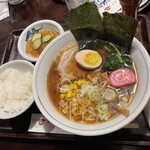 しづか - ラーメンライス定食　1100円　チャーシューは酒の旨味が効いていて旨し！