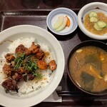 しづか - 焼き鳥丼定食　1100円