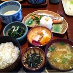 大黒屋 - 麦とろ紅鮭定食（¥1,580）