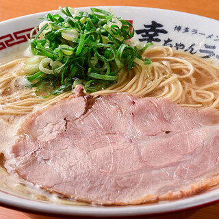 “Seimenya Keishi” Specially made thin noodles Light yet rich pork bone soup
