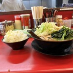 豚骨醤油ラーメン 王道家 - 