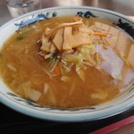 丸美食堂 - 油膜系　湯沢ラーメン