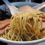 中華そば いづる - 麺リフト