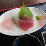 丸美食堂 - マグロのお刺身です