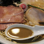 中華そば いづる - スープ