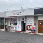 Mel’s diner STAGIONE - お店の前に立つといったい何屋さんみたいになってる