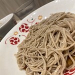 いろり庵きらく そば - 適度な食感を残した蕎麦