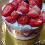 新宿高野 - 料理写真:いちごアニバーサリー