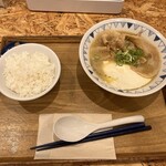 Gochi ton - ごちとん汁定食730円（税別）