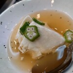 OKONOMIYAKI SHAKU - 湯葉豆腐の冷製あんかけ。豆腐も美味しいけれど、それ以上に冷製あんが美味しい☺️