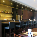 麒麟倶楽部 - 夜は洒落たバーに