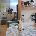 金子牧場 - 牛柄のコスチューム可愛かった店員さん