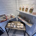 バウムクーヘン専門店 せんねんの木 - 焼き菓子コーナー