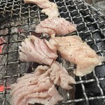 炭火焼肉 日本橋イタダキ - マストオーダーのミノ